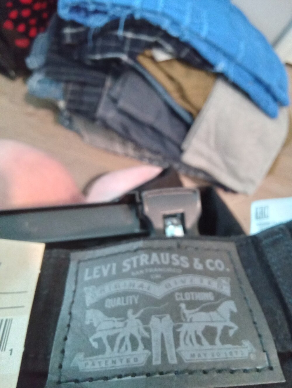 NWT Levi's Black Label 318 Shaping Wide Leg Jeans Sz 26x32 Soft Black Stretch - Picture 6 of 14